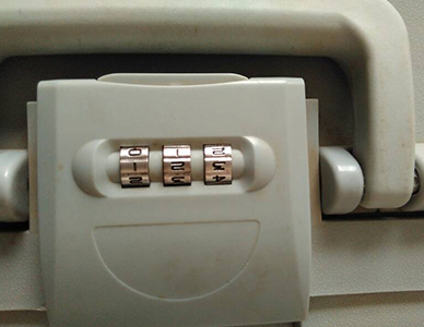 密码箱开锁.jpg