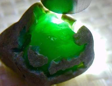 翡翠原石 (8).jpg