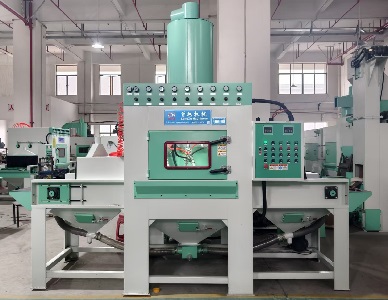 1765250292611662.jpg 9枪通过式自动喷砂机.jpg