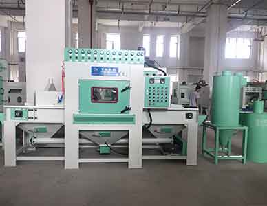 1765250310997076.jpg 12枪平面输送式喷砂机.jpg